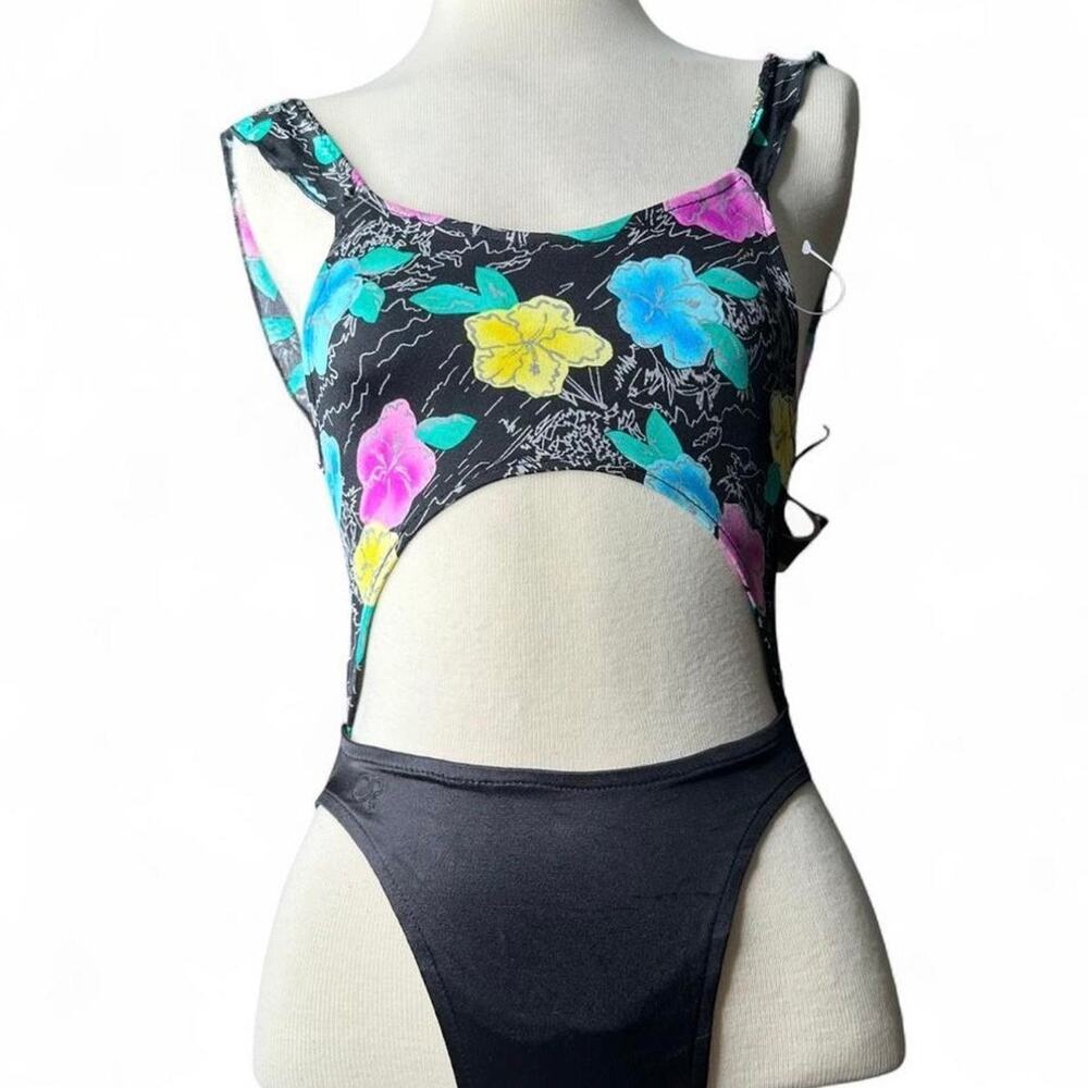 Vintage 80s/90s One Piece RARE Swimwear OP Ocean Pacific SEXY
Women’s Size XS